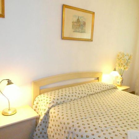 A Casa Chiecchi B&B Rome Extérieur photo